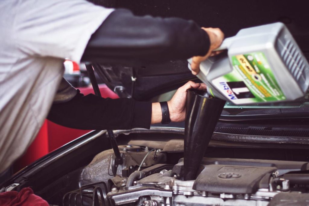 Quelle huile moteur pour une voiture Peugeot ?