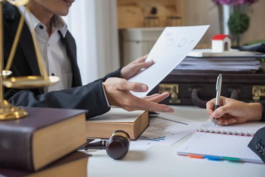 Saisine du conseil de prud'hommes à Reims : faut-il faire appel à un avocat ?