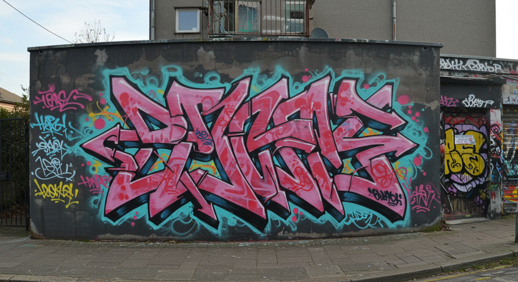 Les méthodes efficaces pour nettoyer les graffitis.