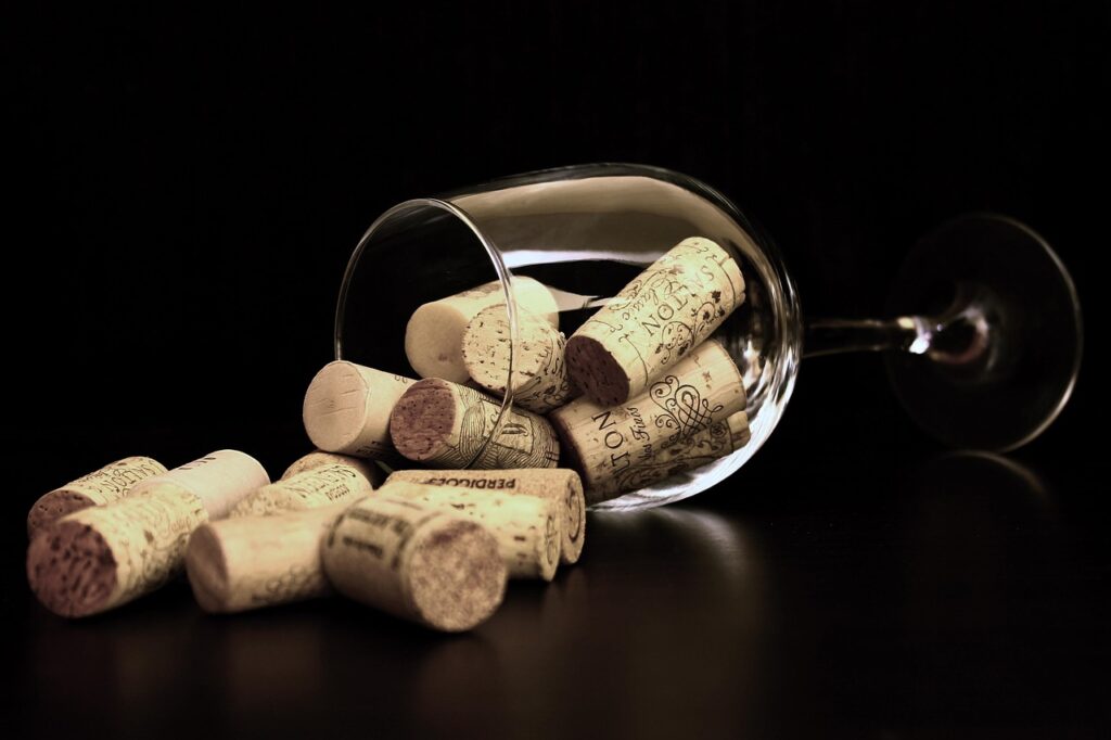 découvrez le vocabulaire essentiel pour la dégustation de vin et améliorez votre compréhension des arômes, saveurs et techniques lors de vos dégustations.